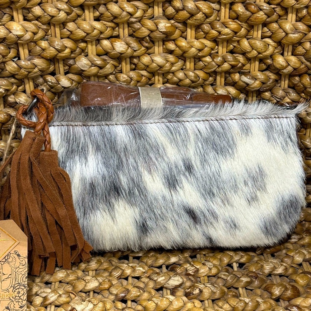 Carchfly‎ Studio Cowhide Bag